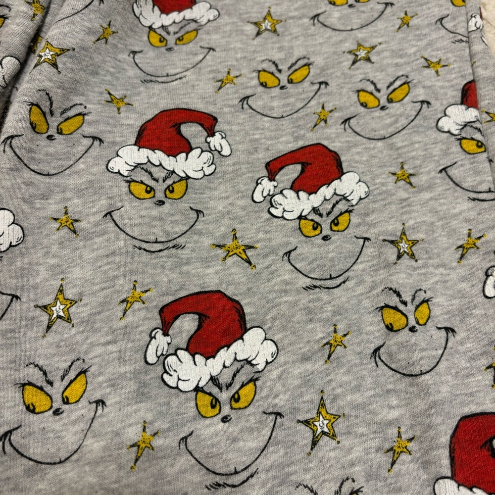 American Eagle fleece grinch pajama set - Picture 5 of 5